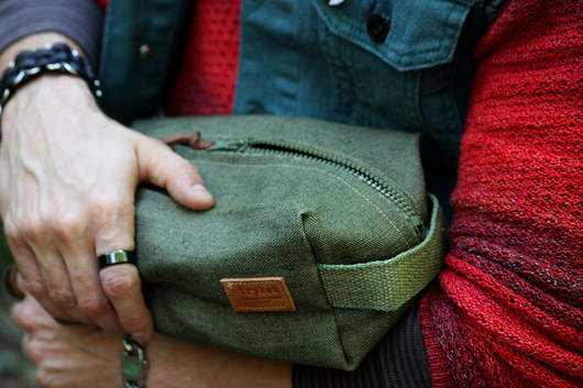 kosmetyczki Kosmetyczka z worka wojskowego z uchwytem