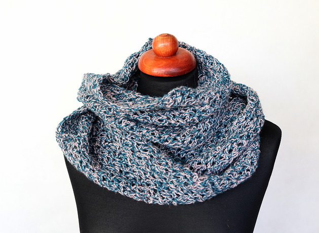 apaszki Omotak owijka szalik ażurowy dwukolorowy na szydełku Dorota