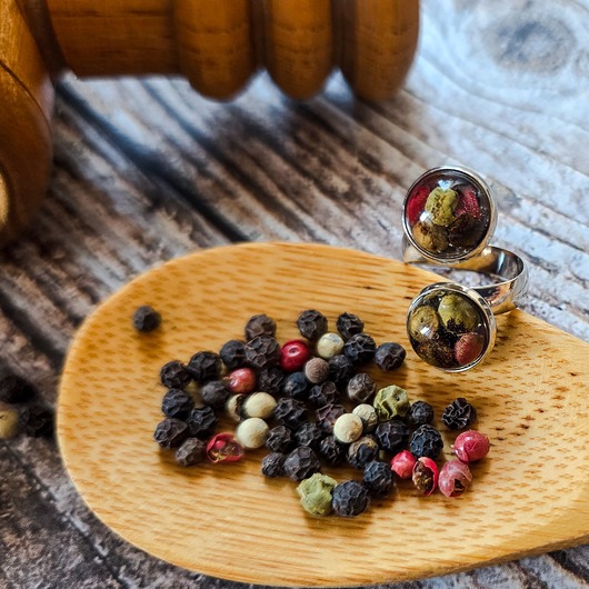 pierścionek z żywicy Podwójny pierścionek z pieprzem