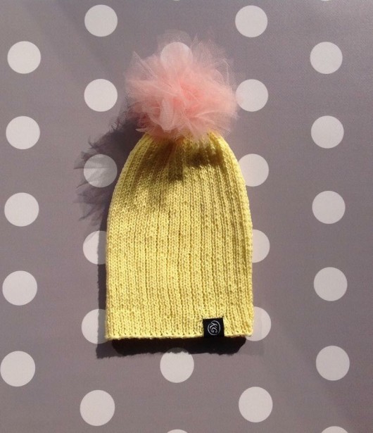 Czapeczka z tiulowym pomponem KG Handmade