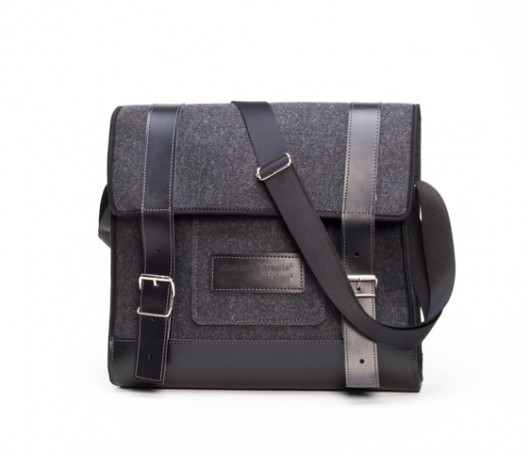 Torba filcowa work.messenger ciemny filc playworkcreate