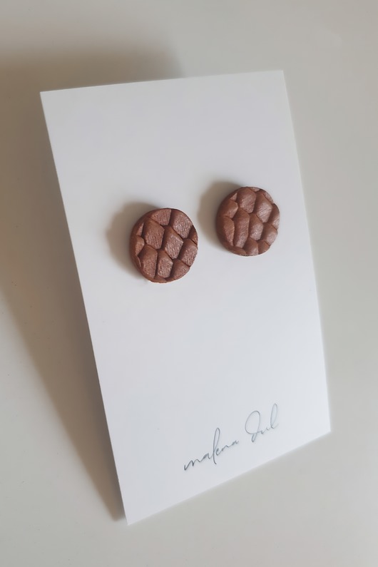 kolczyki - inne MINI GAJA  kolczyki male kola ze skory naturalnej brazowe camel faktura waz