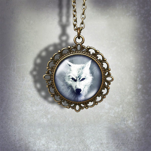 wisiory Medalion - Biały wilk - romantyczny, brąz