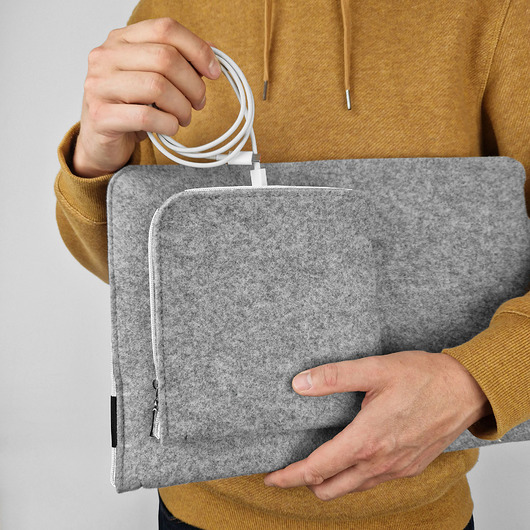 etui na laptopa FILCOWY POKROWIEC na LAPTOPA biały zamek