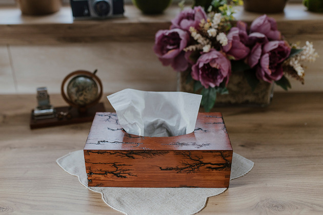 skrzynki, kufry i pudła Elegacki prezent / Chustecznik drewnian