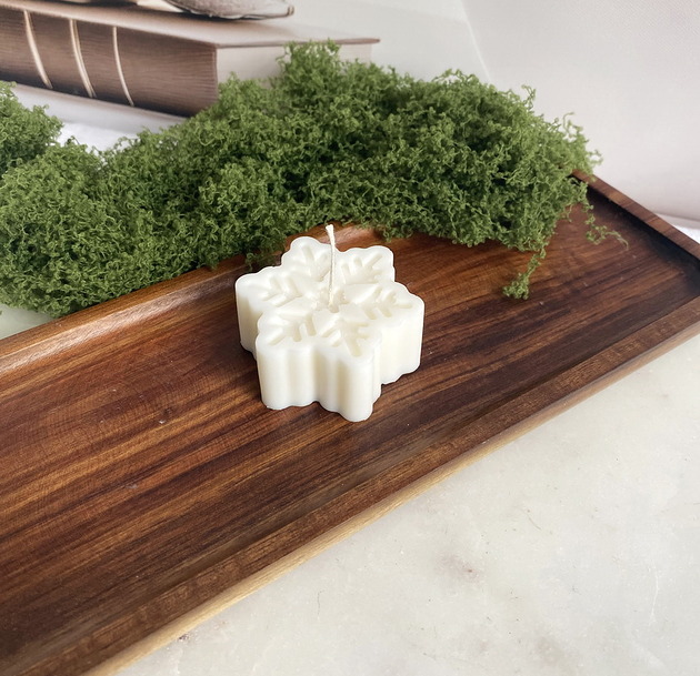 świeczniki i świece Świeca ekologiczna sojowa dekoracyjna "Snowflake" 25x55mm