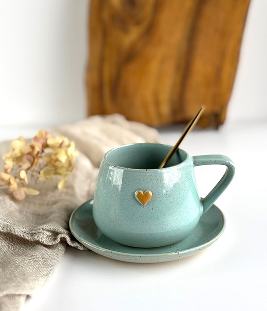 filiżanki Filiżanka ze spodkiem beczułka ręcznie robiona 250 ml - turkusowa z sercem