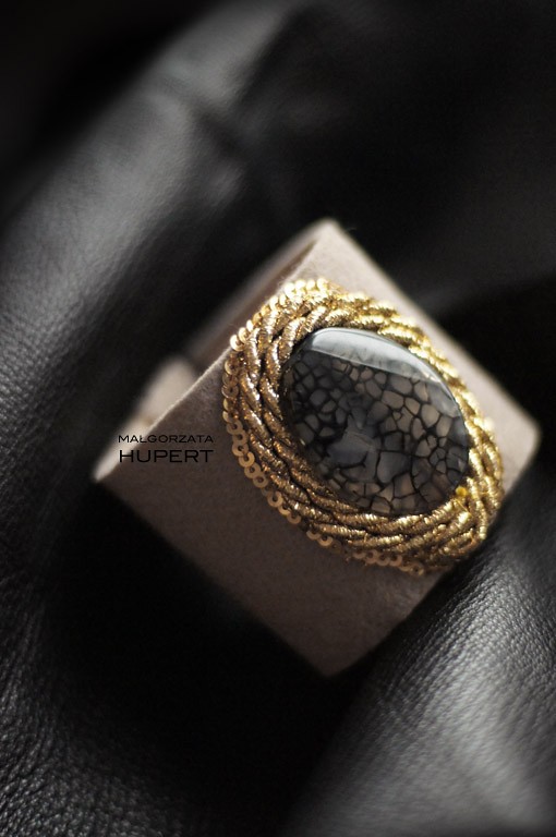 Beige with gold FlowerFelt Design