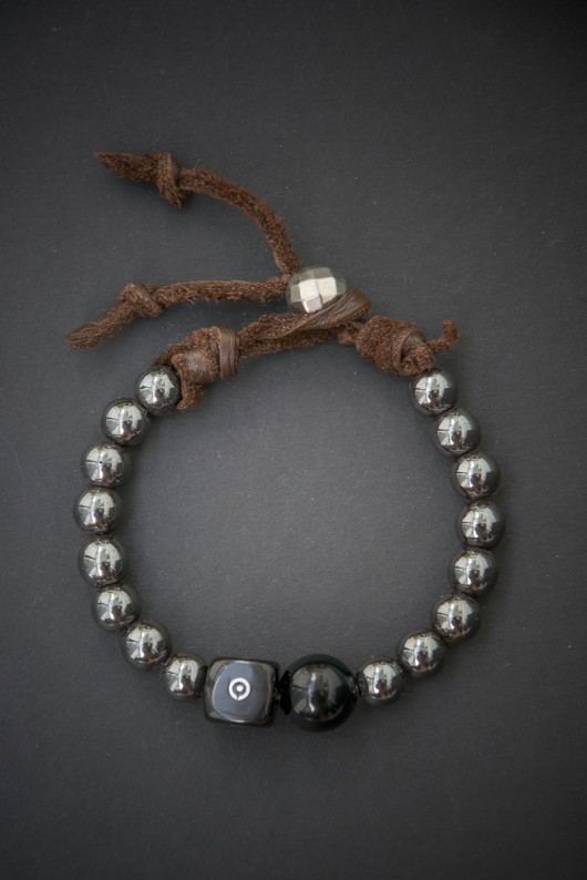 hematyt w skórze /// kostka RÓG BAWOŁU NOMAD ACCESSORIES