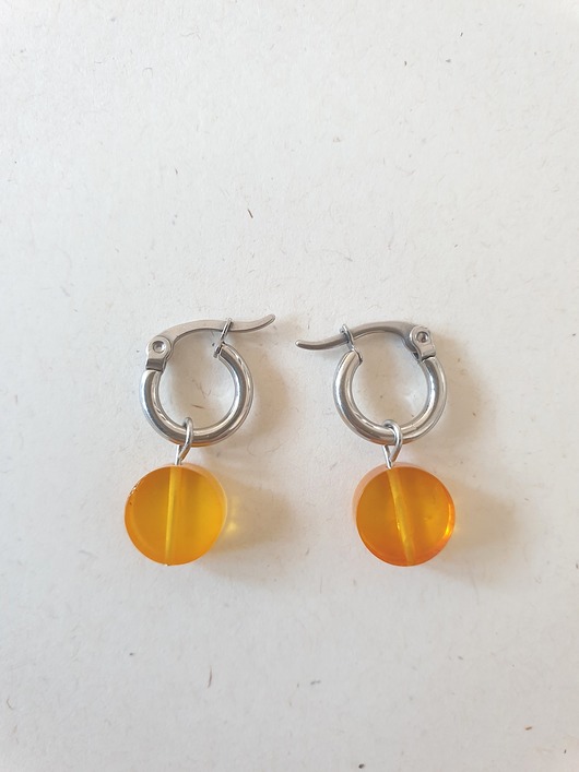 kolczyki z kamieniami Kolczyki  UNO bursztyn miodowy