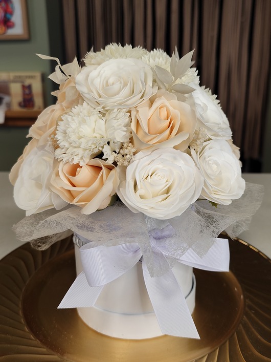 dodatki - różne Flowerbox mydlany prezent na komunię dla chrzestnej pary młodej świadkowej