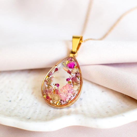 wisiory Wisiorek z kompozycją kwiatową