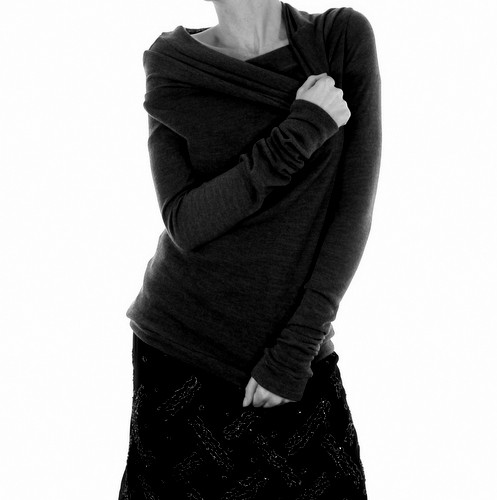 Sweterek czarny 36-38 ART INDYWIDUALITY