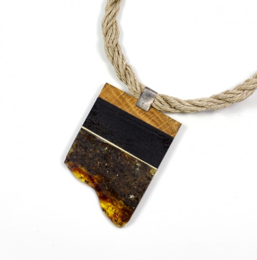 Wood&Amber Naszyjnik 4 Maszyneria