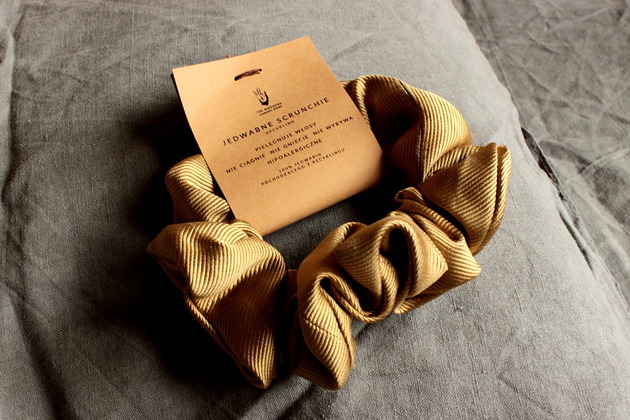 ZŁOTE jedwabne SCRUNCHIE gumka Upcykling VENUSS concept store