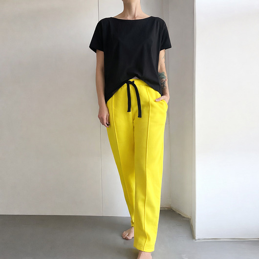 spodnie dresowe damskie Spodnie dresowe w kant żółte
