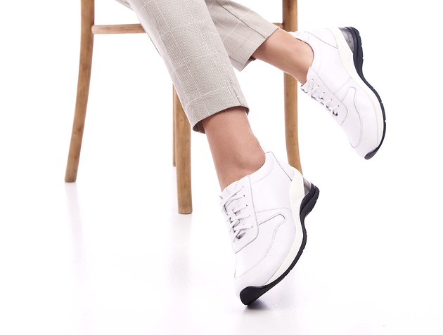 sneakersy damskie Biało-czarne sneakersy skórzane damskie Bosccolo (6993)