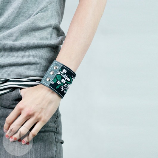 ::: CUFF mono GREEN ::: uniqo