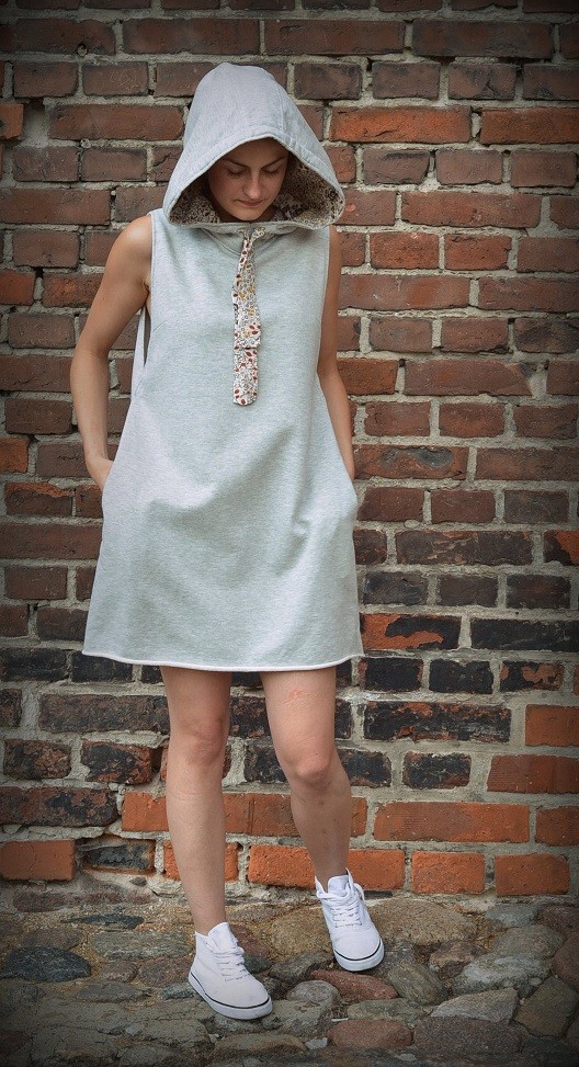Dresowa sukienka z kapturem M/L ivy style
