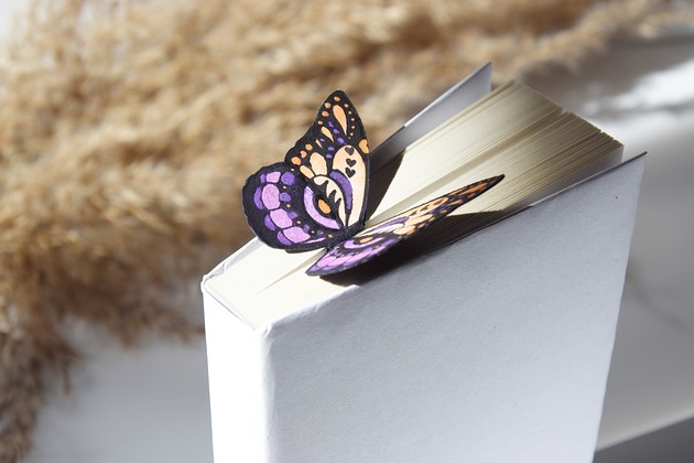 zakładki do książek Zakładka do książki "On Paper" Kolorowy Motyl