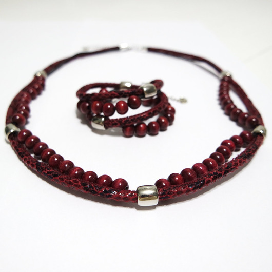 komplet biżuterii Komplet - Wiśniowy - drewniane korale, bordo