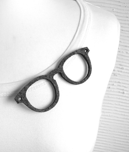okuLARY felt label