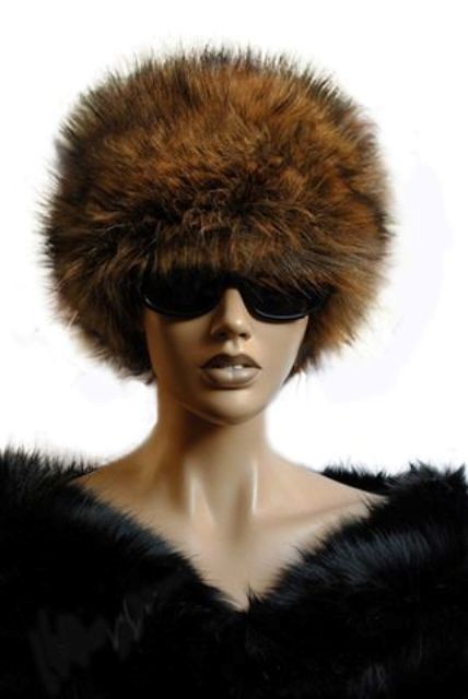 Czapka futrzana WHITE z kolekcji Luxury dorota woytasiewicz