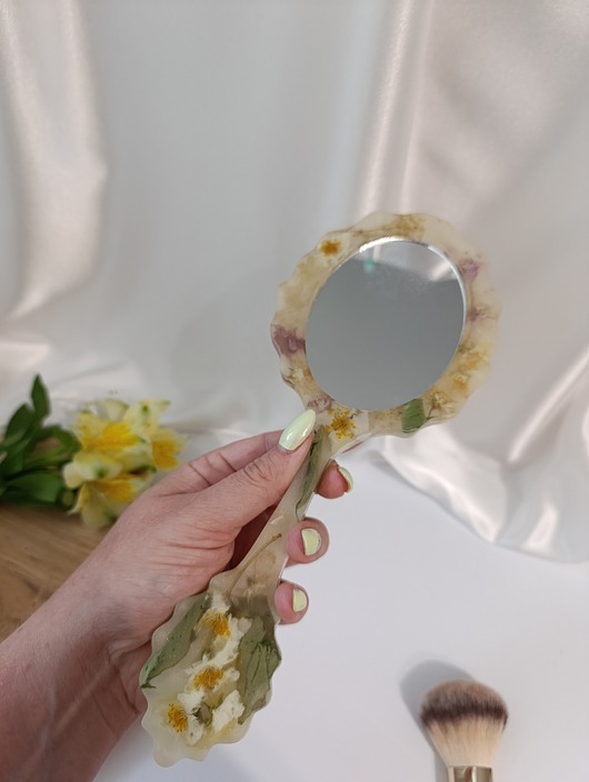 lustra stojące i wiszące Lustro z uchwytem do toaletki