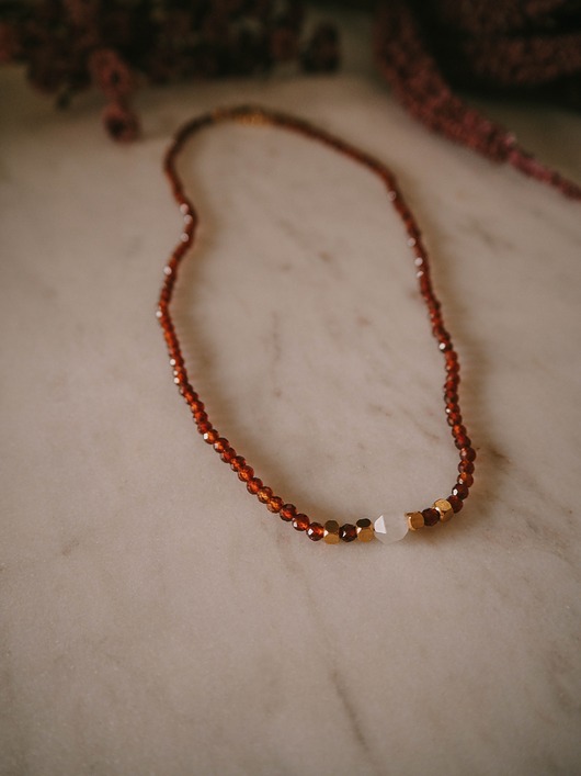 chokery Naszyjnik z ognistych granatów