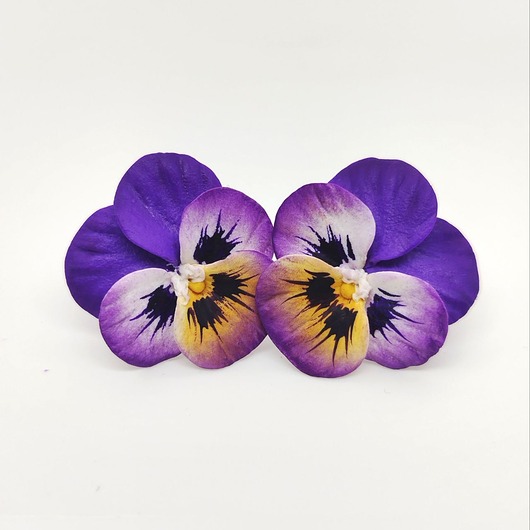 kolczyki z masy plastycznej Kwiatowe kolczyki sztyfty z polimerowej gliny Bratki, biżuteria kwiatowa