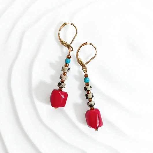 kolczyki z kamieniami Kolczyki długie : INDIA: jaspis, koral, magnezyt II