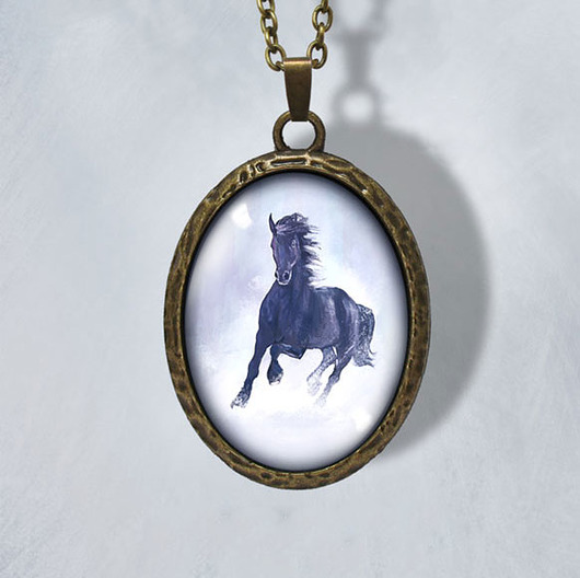 wisiory Medalion - Czarny koń - owalny, prosty