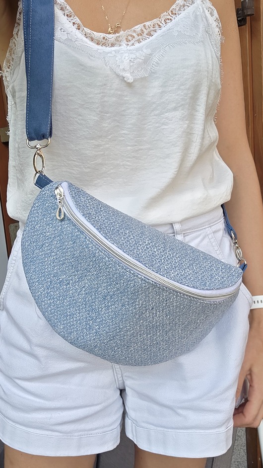saszetka nerka Błękitna pleciona nerka pleciony materiał boho na ramię