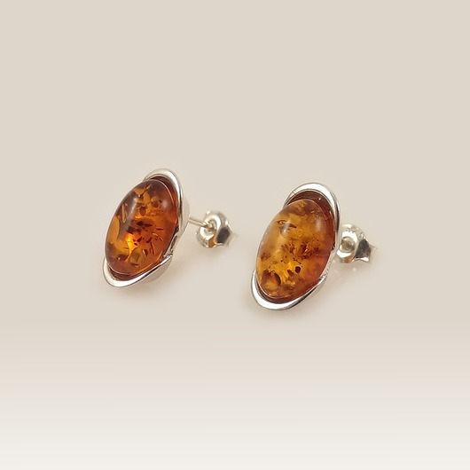 kolczyki z kamieniami Srebrne kolczyki z bursztynem koniak 14x8mm