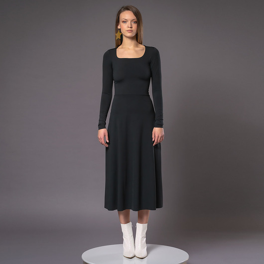 sukienki midi damskie Sukienka z dekoltem karo - Karla Black
