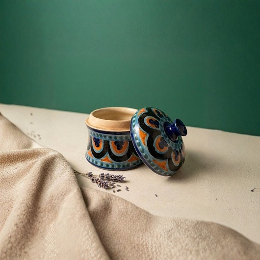 pojemniki na biżuterię Dekoracyjne puzderko z ceramiki w artystycznym styl