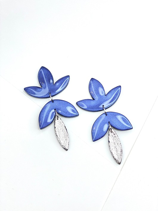 kolczyki z masy plastycznej Wiszące kolczyki FIESTA metaliczne