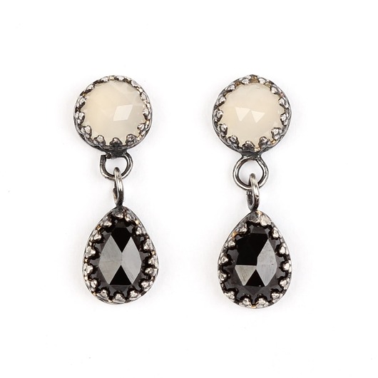 kolczyki z kamieniami Kolczyki wiszące Jolie z kamieniem księżycowym i spinelem