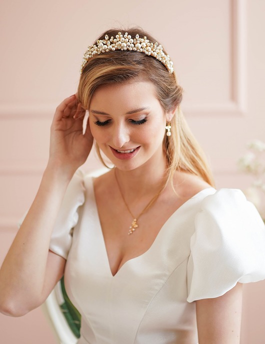 Ślubne ozdoby do włosów Korona ślubna z perłami i cyrkoniami model Queens