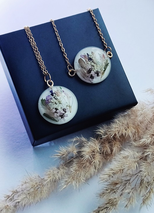 komplet biżuterii Komplet biżuterii z żywicy suszone kwiaty polne