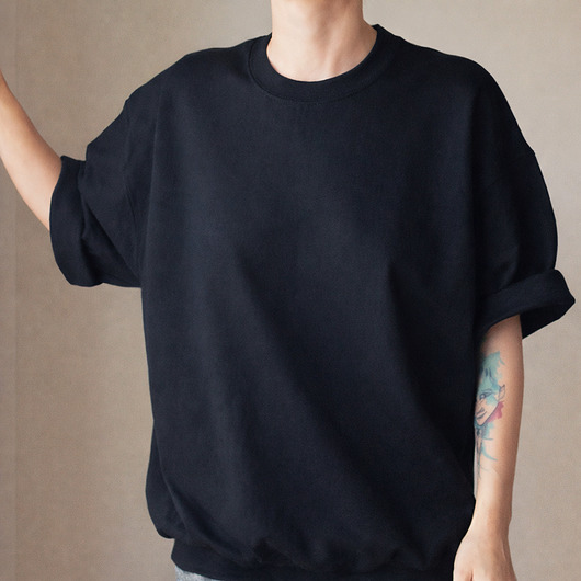 bluza bez kaptura damska Surowa Czarna Bluza 1 z 2 plus Kieszeń