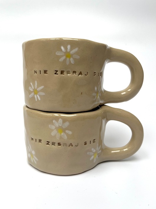 kubki Kubek z brzydkim napisem w kwiatki NIE ZESRAJ SIE 200 ml