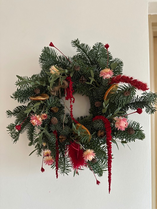 wianki bożonarodzeniowe Wianek świąteczny naturalny i żywy jodła i eukaliptus