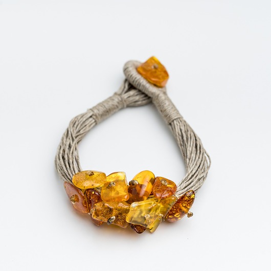 bransoletki na sznurku Bransoletka bursztynowa na lnie - bransoletka boho bursztyn