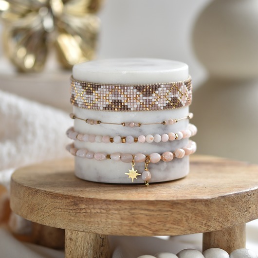 bransoletki na sznurku Zestaw czterech bransoletek - opal