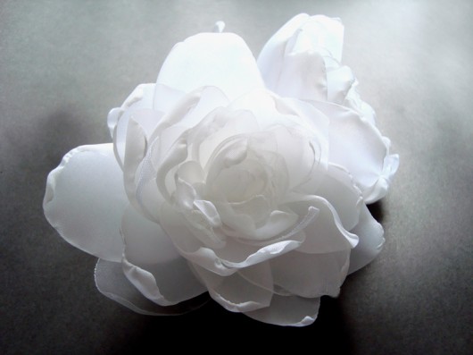 białe róże SundayRose