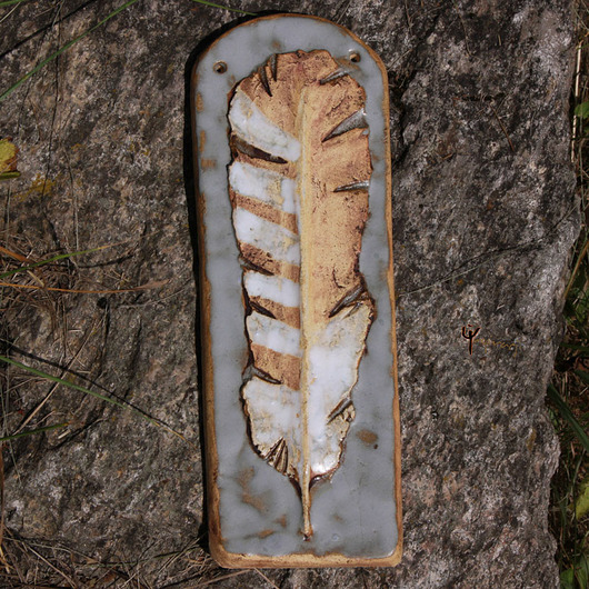 Pióro na ścianę - ceramiczny obrazek w inspiracji