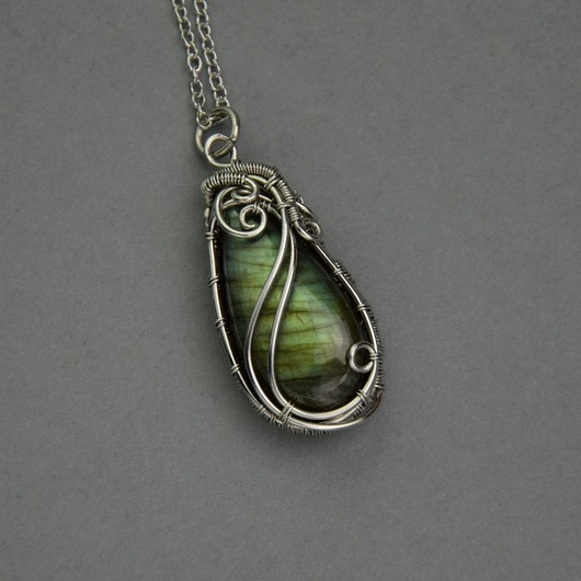 wisiory Wisiorek z labradorytem wire wrapping labradoryt