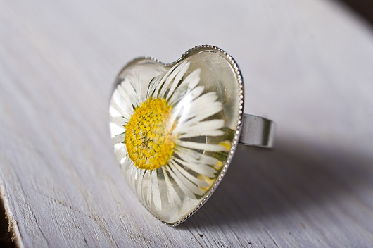 Pierścionek z żywicy w kształcie serca So Jewelry