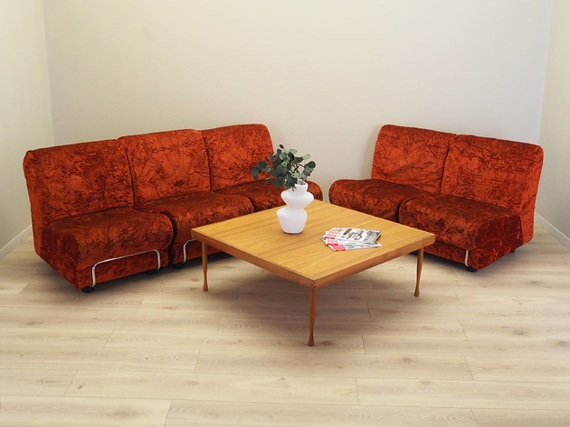 stoliki kawowe Stolik mahoniowy, włoski design, lata 70, produkcja: Włochy